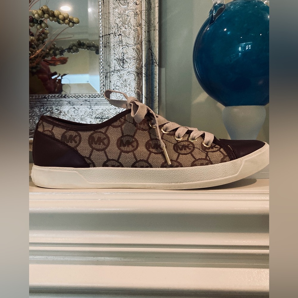 Michael Kors Low Top Sneakers